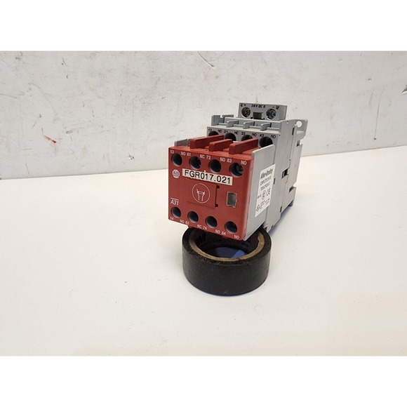 Allen-Bradley 700-CF310E* 24V coil 230-690V 25A W/Auxiliary Contact Block - Picture 2 of 9